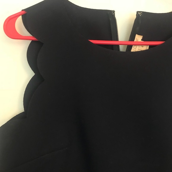 J. Crew Navy Scalloped Shift Dress size 4 - Picture 5 of 5